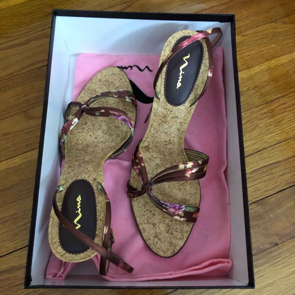 Nina Strappy sandals NWOT